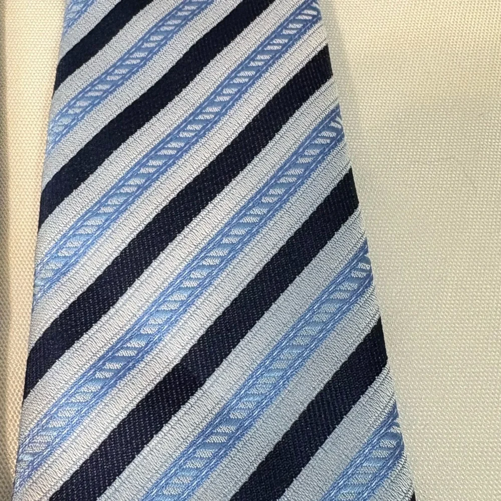 IZod Boys pre-tied neckties green blue plaid and Kids World blue white striped‎